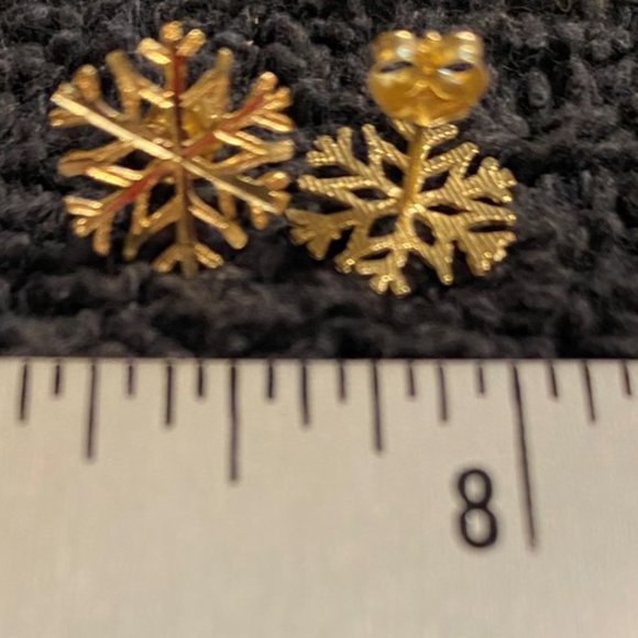 Gold snowflake earrings - Picture 2 of 2